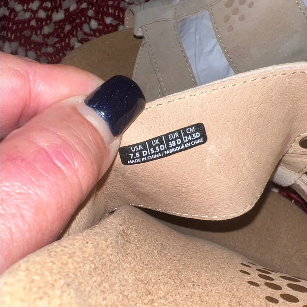 NIB REVITALIGN Women's Andover Wedge Sandal by Waco Shoe Co. W 7.5 - Picture 7 of 10